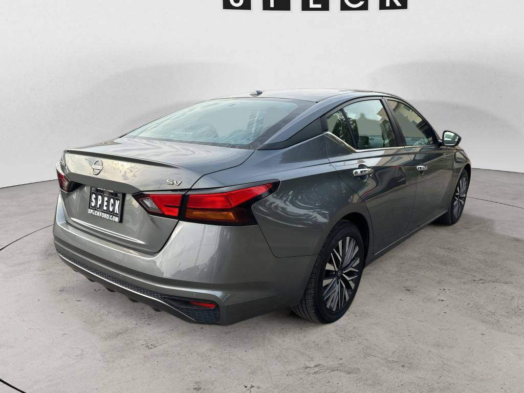 Used 2024 Nissan Altima 2.5 SV FWD image 5