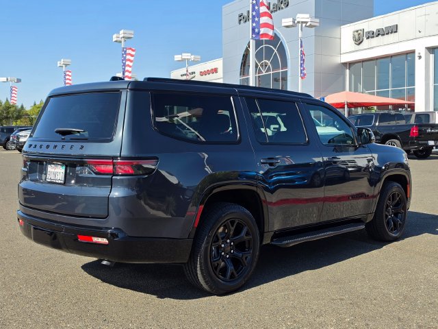 Certified 2025 Jeep Wagoneer Series II AWD/4WD image 4