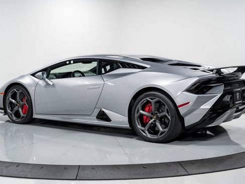 Used 2023 Lamborghini Huracan Tecnica RWD image 5