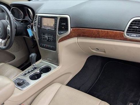 Used 2013 Jeep Grand Cherokee Limited w/ Luxury Group II image 30