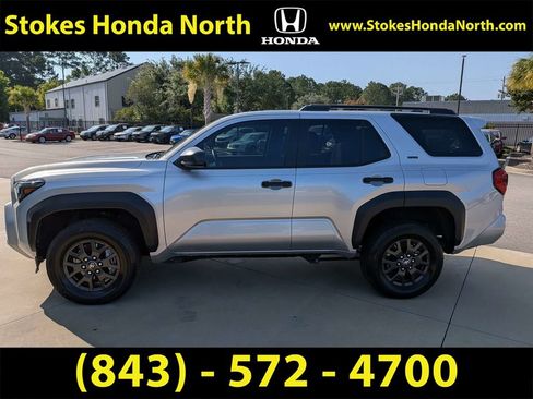 Used 2025 Toyota 4Runner SR5 AWD/4WD image 11
