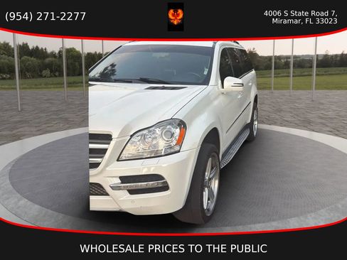 Used 2011 Mercedes-Benz GL 450 4MATIC image 3
