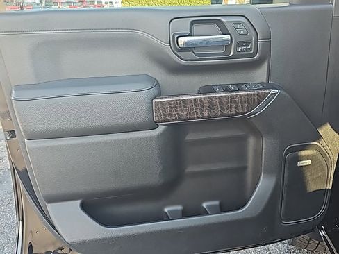 Used 2022 GMC Sierra 2500 Denali w/ Denali Ultimate Package image 9