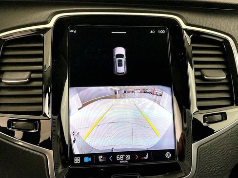 Used 2024 Volvo XC90 B6 Plus image 13