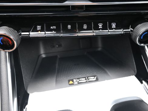 New 2026 Chevrolet Traverse LT FWD image 16