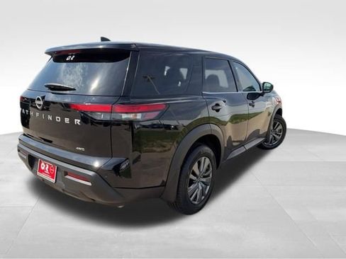 Used 2025 Nissan Pathfinder S AWD/4WD image 2