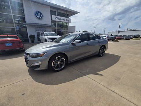 Used 2024 Chevrolet Malibu LT image 1