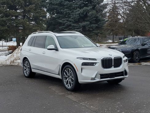New 2026 BMW X7 xDrive40i w/ Premium Package image 4