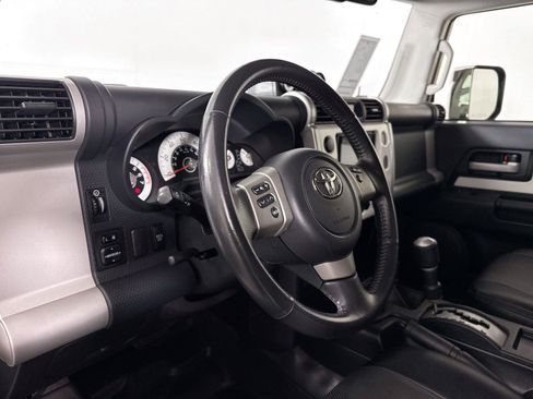 Used 2012 Toyota FJ Cruiser 4WD w/ Upgrade Pkg image 4