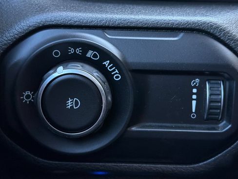 Used 2023 Jeep Wrangler Unlimited Sahara AWD/4WD image 32