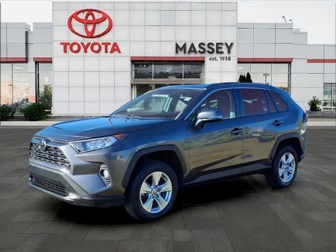 Used 2021 Toyota RAV4 XLE image 7