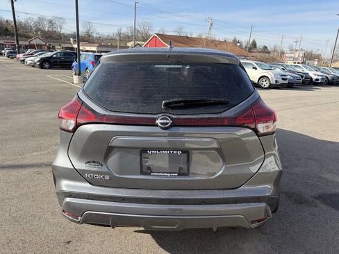 Used 2024 Nissan Kicks S image 9