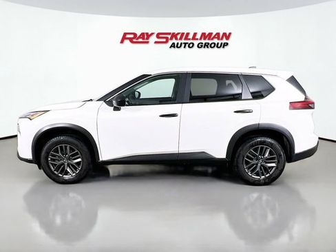 Used 2024 Nissan Rogue S FWD image 4