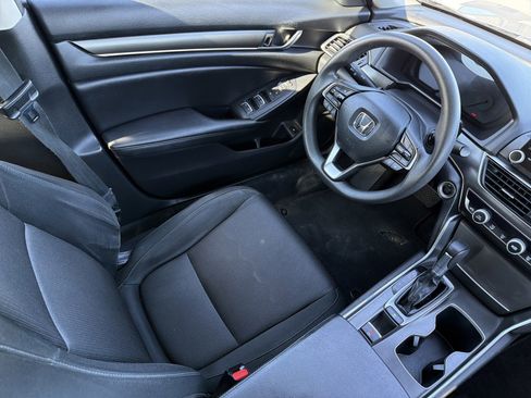 Used 2019 Honda Accord LX image 9