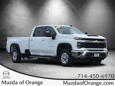 Used 2024 Chevrolet Silverado 2500 LT image 1