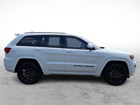 Used 2022 Jeep Grand Cherokee Laredo X AWD/4WD image 6