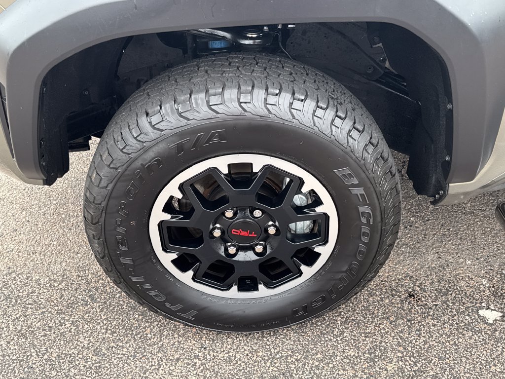 Used 2025 Toyota Tacoma TRD Off-Road AWD/4WD image 39