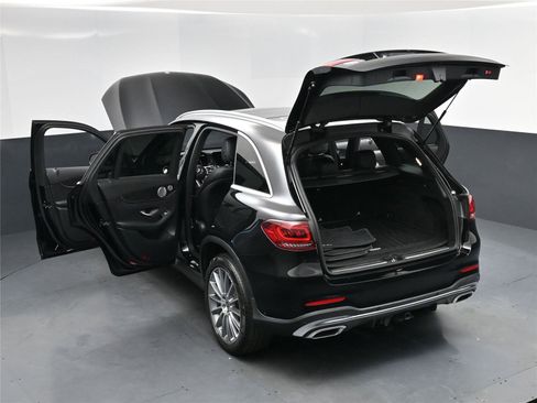 Used 2021 Mercedes-Benz GLC 300 4MATIC image 15