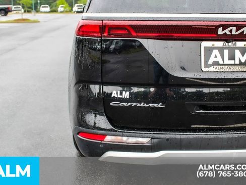 Used 2022 Kia Carnival LX FWD image 13
