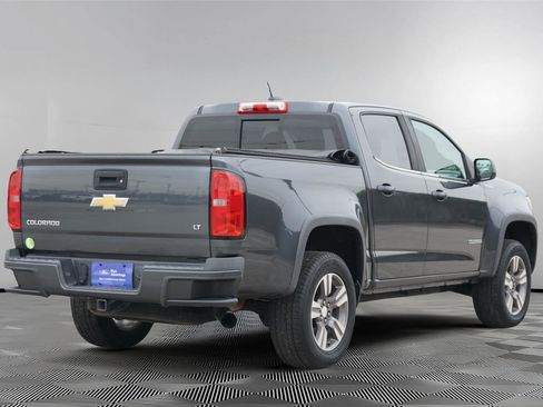Used 2017 Chevrolet Colorado LT w/ LT Convenience Package RWD image 5