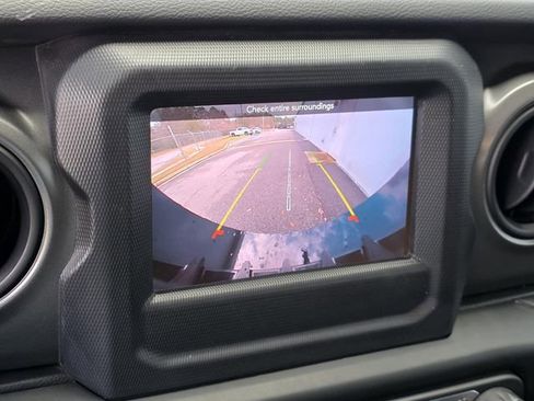 Used 2023 Jeep Wrangler Willys image 14