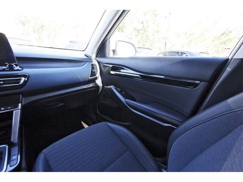 Used 2023 Kia Seltos S w/ Navigation Package image 9