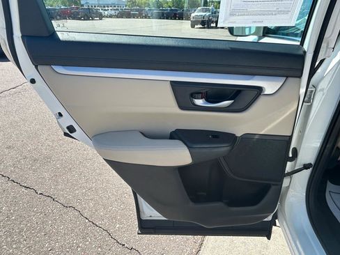 Used 2017 Honda CR-V LX image 29