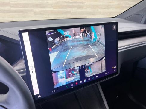 Used 2024 Tesla Model X AWD/4WD image 17