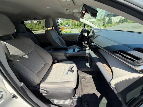 Used 2022 Toyota Sienna LE AWD/4WD image 39