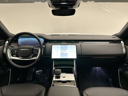 Certified 2025 Land Rover Range Rover Long Wheelbase SE AWD/4WD image 8