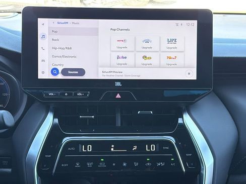 Used 2024 Toyota Venza Limited image 17