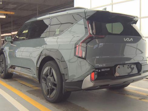 Certified 2024 Kia EV9 GT-Line AWD/4WD image 8