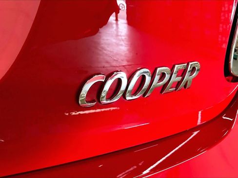 Used 2023 MINI Cooper 2-Door Hardtop w/ Signature Upholstery Package image 11