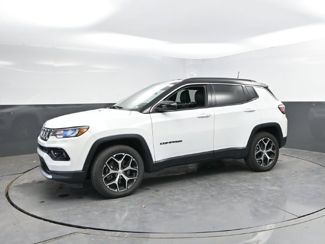 Used 2024 Jeep Compass Limited AWD/4WD image 7