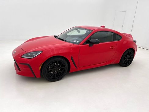 Used 2023 Toyota GR86 Premium w/ ALL Weather Mat Package (TMS) RWD image 9