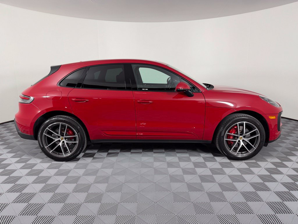 Certified 2024 Porsche Macan S AWD/4WD image 12