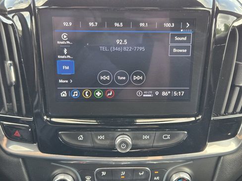 Used 2024 Chevrolet Traverse LT FWD image 17