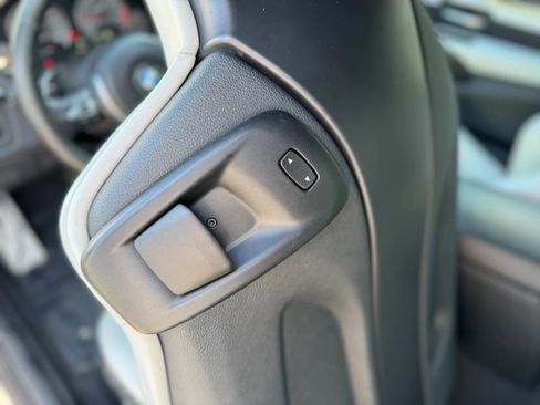 Used 2017 BMW M4 Coupe RWD image 36