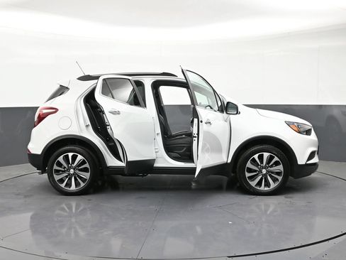 Used 2022 Buick Encore Preferred AWD/4WD image 33