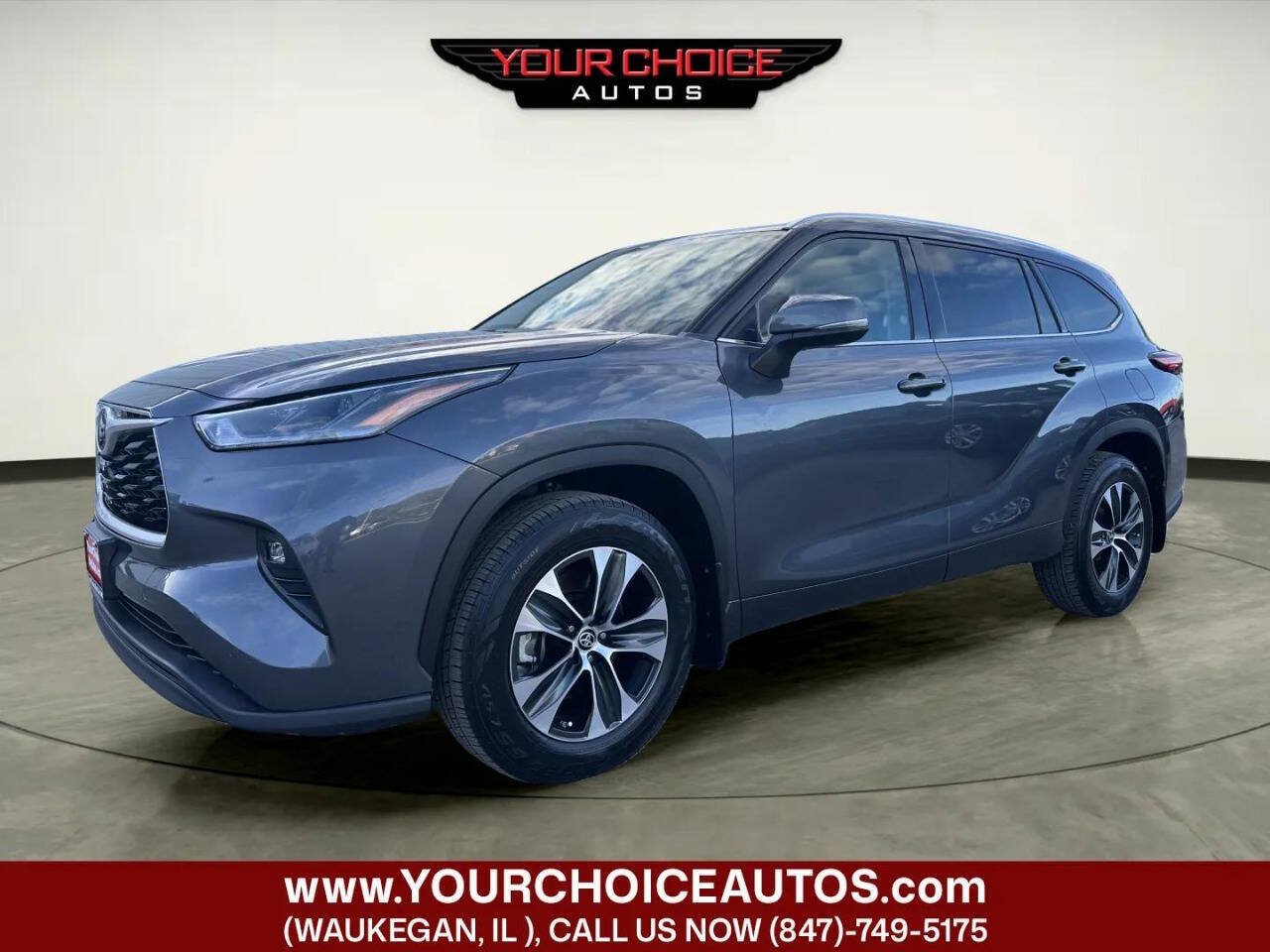 Used 2021 Toyota Highlander XLE AWD/4WD image 1