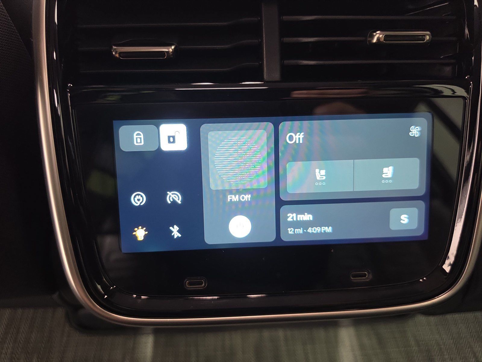 Used 2024 Rivian R1S Adventure Quad AWD/4WD image 30