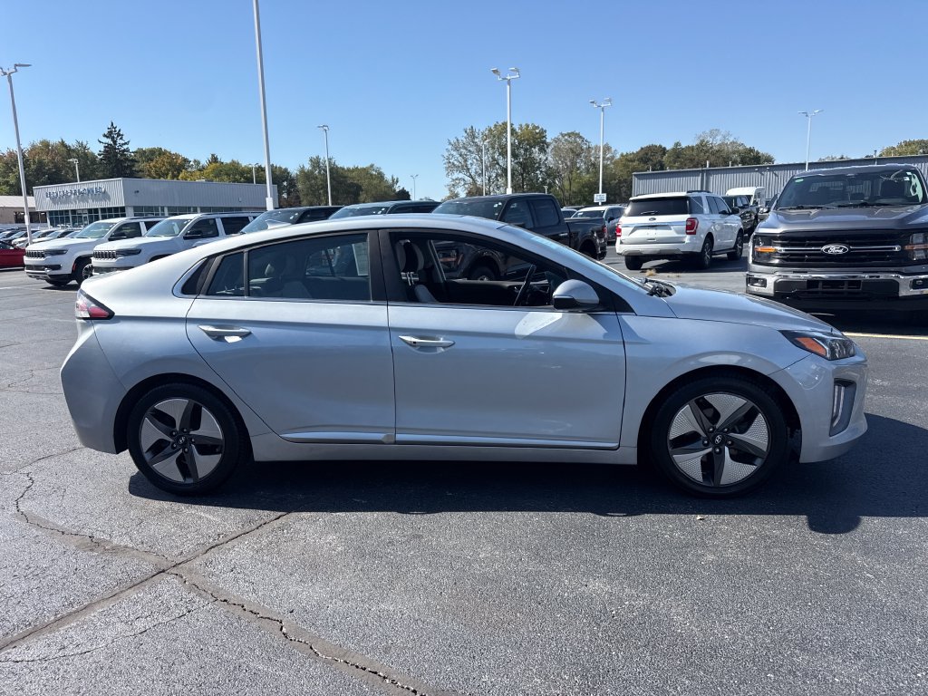 Used 2022 Hyundai Ioniq SEL FWD image 7