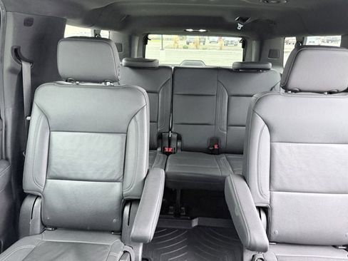 Used 2022 Chevrolet Suburban Z71 w/ Off-Road Capability Package image 20