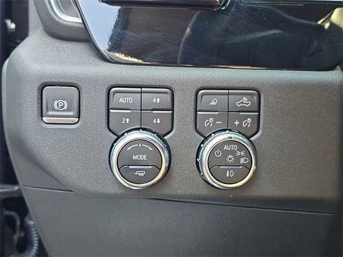 New 2025 GMC Sierra 2500 SLT w/ SLT Premium Package image 25