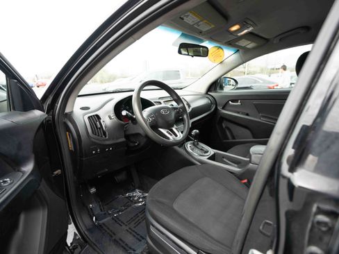 Used 2011 Kia Sportage LX w/ Convenience Pkg FWD image 8