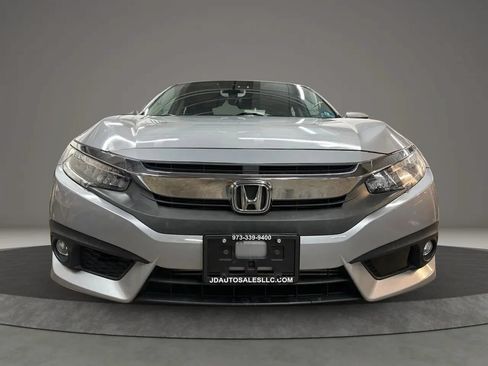 Used 2016 Honda Civic Touring image 3