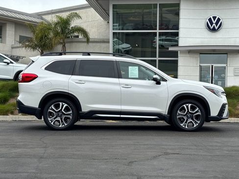 Used 2023 Subaru Ascent Limited w/ Technology Package AWD/4WD image 3