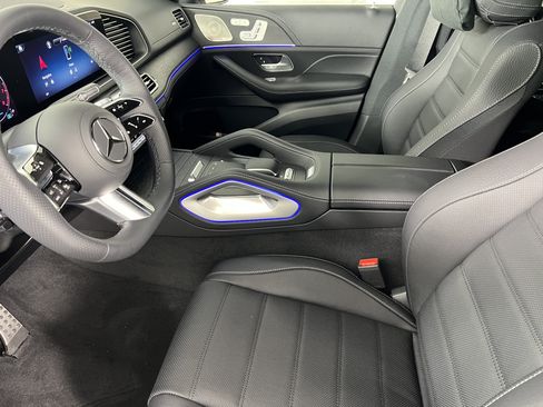 New 2026 Mercedes-Benz GLS 580 4MATIC image 4