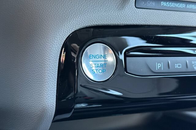Certified 2023 Ford Escape Platinum FWD image 23