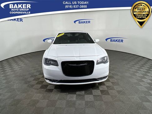 Used 2017 Chrysler 300 S w/ 300S Premium Group image 3